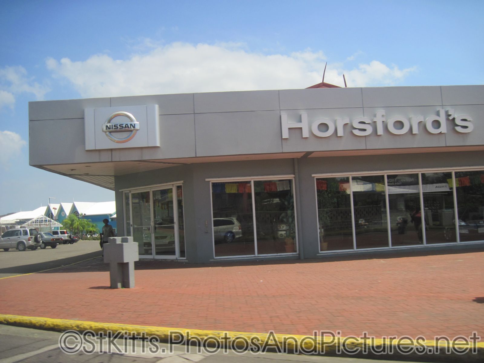 Horsford's Nissan at Basseterre St Kitts.jpg
